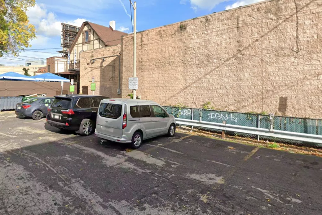 1915 E North Ave